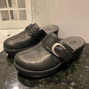 women's crocs clogs size 8